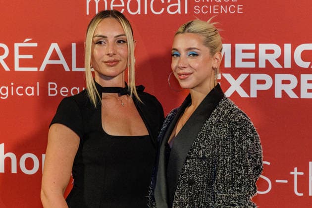 28.05.2026. Düsseldorf. (r-l) Walentina Doronina mit Begleitung auf der zweiten Charity Gala zugunsten der Umbrella Stiftung im Hyatt Regency Hotel im Düsseldorfer Medienhafen. Die Umbrella Stiftung setzt sich seit rund 20 Jahren für die medizinische Hilfe von Verletzten und entstellten Personen ein. Gründer Dr. Afschin Fatemi reist dafür regelmäßig ehrenamtlich in Krisengebiete und Flüchtlingslager, um Kinder und Erwachsene mit schweren Verbrennungen, Kriegsverletzungen oder Tumoren kostenlos zu operieren. Düsseldorf Hotel Hyatt Regency, Medienhafen Nordrhein-Westfalen Deutschland *** 28 05 2026 Düsseldorf r l Walentina Doronina with her companion at the second charity gala for the Umbrella Foundation at the Hyatt Regency Hotel i