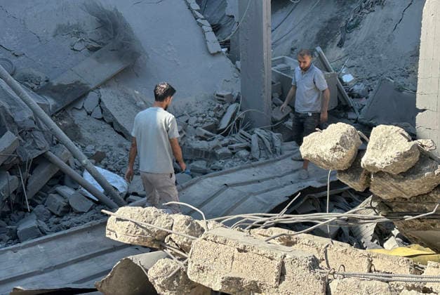 Palestinians Inspect House Hit in Israeli Strike in Gaza City Palestinians inspect the site of an Israeli strike on a house, which was pre-warned by the Israeli military to evacuate before the strike was carried out late on Thursday, at Shati (Beach) refugee camp in Gaza City, May 29, 2026. Photo by Mekael Bhar apaimages Gaza city Gaza Strip Palestinian Territory 290526_Gaza_MB_00(27) Copyright: xapaimagesxMekaelxBharx xapaimagesx