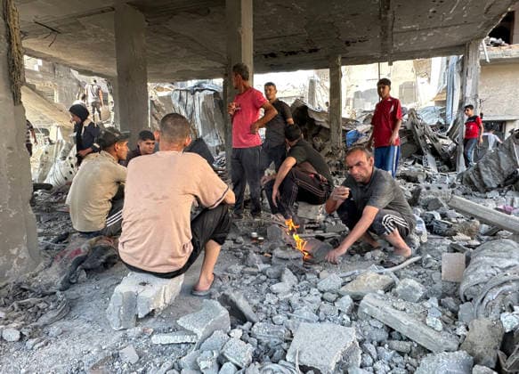 Palestinians Inspect House Hit in Israeli Strike in Gaza City Palestinians inspect the site of an Israeli strike on a house, which was pre-warned by the Israeli military to evacuate before the strike was carried out late on Thursday, at Shati (Beach) refugee camp in Gaza City, May 29, 2026. Photo by Mekael Bhar apaimages Gaza city Gaza Strip Palestinian Territory 290526_Gaza_MB_00(24) Copyright: xapaimagesxMekaelxBharx xapaimagesx