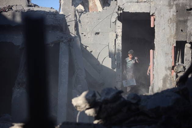 Palestinians Inspect House Hit in Israeli Strike in Gaza City Palestinians inspect the site of an Israeli strike on a house, which was pre-warned by the Israeli military to evacuate before the strike was carried out late on Thursday, at Shati (Beach) refugee camp in Gaza City, May 29, 2026. Photo by Mekael Bhar apaimages Gaza city Gaza Strip Palestinian Territory 290526_Gaza_MB_00(8) Copyright: xapaimagesxMekaelxBharx xapaimagesx