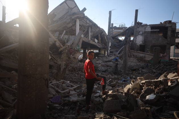 Palestinians Inspect House Hit in Israeli Strike in Gaza City Palestinians inspect the site of an Israeli strike on a house, which was pre-warned by the Israeli military to evacuate before the strike was carried out late on Thursday, at Shati (Beach) refugee camp in Gaza City, May 29, 2026. Photo by Mekael Bhar apaimages Gaza city Gaza Strip Palestinian Territory 290526_Gaza_MB_00(9) Copyright: xapaimagesxMekaelxBharx xapaimagesx