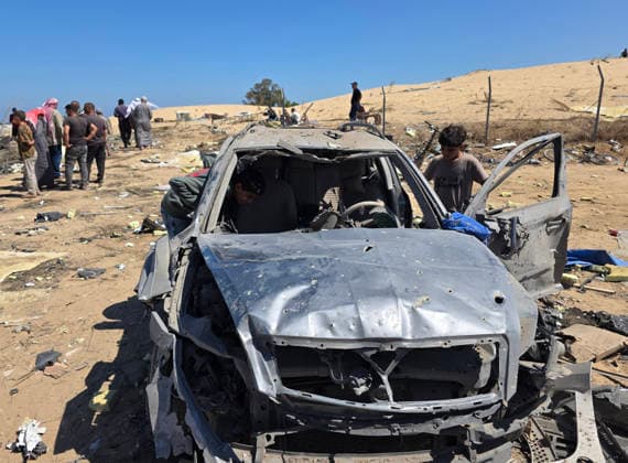 Palestinians Inspect Site of Israeli Strike in Khan Younis Palestinians inspect the site of an Israeli strike in Khan Younis, southern Gaza Strip, Friday, May 29, 2026. Photo by Tariq Mohammad APA Images Khan Yunis Gaza Strip Palestinian Territory 290526_Khan_Yunis_APA_00(25) Copyright: xapaimagesxTariqxMohammad xapaimagesx