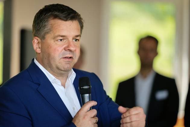 29.05.2026 Ministerpräsident Sven Schulze hat heute gemeinsam Mit Politikern, Vertretern der Salzgitter AG-Tochter Ilsenburger Grobblech GmbH in Ilsenburg im Landkreis Harz in Sachsen-Anhalt mit der Eröffnung des neuen Ausbildungs- und Kommunikationszentrums ein deutliches Zeichen für die Zukunft des Industriestandortes Ilsenburg gesetzt. Ilsenburg Sachsen-Anhalt Deutschland *** 29 05 2026 Together with politicians and representatives of the Salzgitter AG subsidiary Ilsenburger Grobblech GmbH in Ilsenburg in the Harz district of Saxony-Anhalt, Minister President Sven Schulze today sent a clear signal for the future of Ilsenburg as an industrial location with the opening of the new training and communication center Ilsenburg Saxony-A