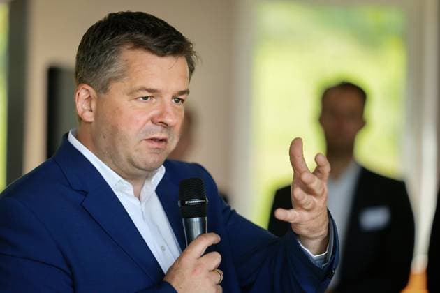 29.05.2026 Ministerpräsident Sven Schulze hat heute gemeinsam Mit Politikern, Vertretern der Salzgitter AG-Tochter Ilsenburger Grobblech GmbH in Ilsenburg im Landkreis Harz in Sachsen-Anhalt mit der Eröffnung des neuen Ausbildungs- und Kommunikationszentrums ein deutliches Zeichen für die Zukunft des Industriestandortes Ilsenburg gesetzt. Ilsenburg Sachsen-Anhalt Deutschland *** 29 05 2026 Together with politicians and representatives of the Salzgitter AG subsidiary Ilsenburger Grobblech GmbH in Ilsenburg in the Harz district of Saxony-Anhalt, Minister President Sven Schulze today sent a clear signal for the future of Ilsenburg as an industrial location with the opening of the new training and communication center Ilsenburg Saxony-A