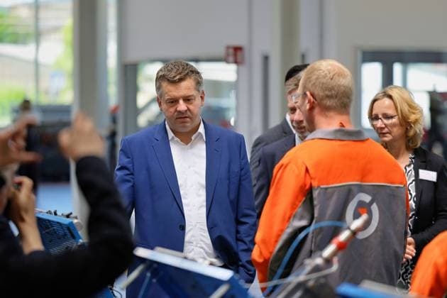 29.05.2026 Ministerpräsident Sven Schulze hat heute gemeinsam Mit Politikern, Vertretern der Salzgitter AG-Tochter Ilsenburger Grobblech GmbH in Ilsenburg im Landkreis Harz in Sachsen-Anhalt mit der Eröffnung des neuen Ausbildungs- und Kommunikationszentrums ein deutliches Zeichen für die Zukunft des Industriestandortes Ilsenburg gesetzt. Ilsenburg Sachsen-Anhalt Deutschland *** 29 05 2026 Together with politicians and representatives of the Salzgitter AG subsidiary Ilsenburger Grobblech GmbH in Ilsenburg in the Harz district of Saxony-Anhalt, Minister President Sven Schulze today sent a clear signal for the future of Ilsenburg as an industrial location with the opening of the new training and communication center Ilsenburg Saxony-A