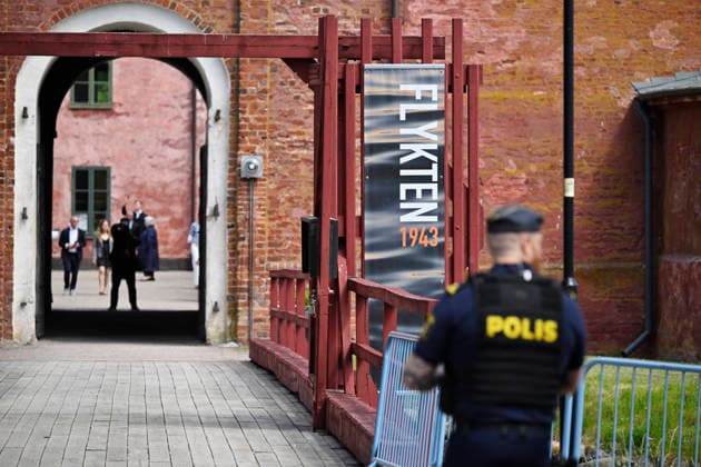 LANDSKRONA , SVERIGE 20260529 Polis bevakar invigningen av utställningen Flykten 1943 pa Citadellet i Landskrona pa fredagen. LANDSKRONA SVERIGE x50090x *** LANDSKRONA , SWEDEN 20260529 Police guard the opening of the exhibition The Escape 1943 at the Citadel in Landskrona on Friday LANDSKRONA SWEDEN x50090x  Copyright: xJohanxNilsson TTx INVIGNING FLYKTEN 1943 LANDSKRONA iaJXE4ciiRA