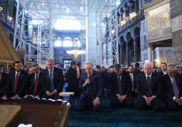 Turkish President Recep Tayyip Erdogan ISTANBUL, TURKIYE - MAY 29: (----EDITORIAL USE ONLY MANDATORY CREDIT - TURKISH PRESIDENCY MURAT KULA HANDOUT - NO MARKETING NO ADVERTISING CAMPAIGNS - DISTRIBUTED AS A SERVICE TO CLIENTS----) Turkish President Recep Tayyip Erdogan performs the Friday prayer at Hagia Sophia Grand Mosque in Istanbul, Turkiye on May 29, 2026. TUR Presidency Murat Kula Handout Anadolu Istanbul Turkey. Editorial use only. Please get in touch for any other usage.  Copyright: x2026xAnadoluxTURxPresidency MuratxKulax xHandoutx
