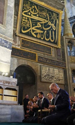 Turkish President Recep Tayyip Erdogan ISTANBUL, TURKIYE - MAY 29: (----EDITORIAL USE ONLY MANDATORY CREDIT - TURKISH PRESIDENCY MURAT KULA HANDOUT - NO MARKETING NO ADVERTISING CAMPAIGNS - DISTRIBUTED AS A SERVICE TO CLIENTS----) Turkish President Recep Tayyip Erdogan performs the Friday prayer at Hagia Sophia Grand Mosque in Istanbul, Turkiye on May 29, 2026. TUR Presidency Murat Kula Handout Anadolu Istanbul Turkey. Editorial use only. Please get in touch for any other usage.  Copyright: x2026xAnadoluxTURxPresidency MuratxKulax xHandoutx
