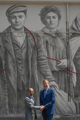 May 29, 2026, Napoli: L ex sindaco di New York Bill De Blasio nel porto di Napoli in visita al murale che ritrae, tra gli emigranti in partenza per l America lo scorso secolo, anche i suoi nonni paterni Giovanni De Blasio e Anna Briganti davanti ai quali non e riuscito a trattenere le lacrime. Napoli 29 maggio 2026. ANSA CIRO FUSCO - - - - - - - - - - - - - - - - - - - - - - - - - - - - - - - - - - - - - - - - - - - - - - Former New York Mayor Bill de Blasio in the port of Naples, visiting the mural which depicts his paternal grandparents, Giovanni De Blasio and Anna Briganti, among the emigrants setting sail for America in the last century; he was unable to hold back his tears as he stood before it. Naples, 29 May 2026. ANSA CIRO FUSCO  - ZUMAa110 20260529_zaf_a110_030 Copyright: xCiroxFuscox