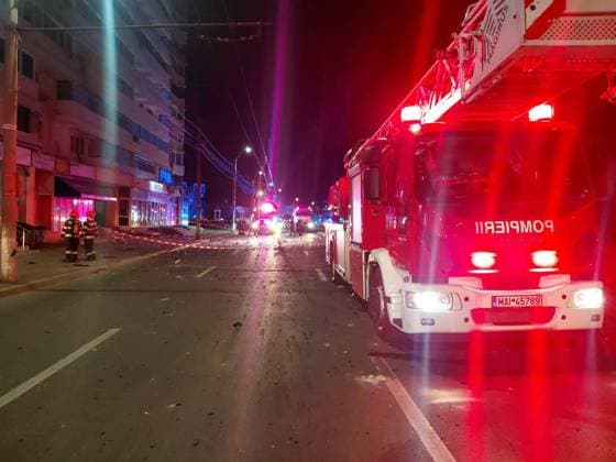 Emergency teams respond after drone debris hits building in Romania GALATI, ROMANIA - MAY 29: (----EDITORIAL USE ONLY MANDATORY CREDIT - MINISTRY OF INTERNAL AFFAIRS ROMANIA HANDOUT - NO MARKETING NO ADVERTISING CAMPAIGNS - DISTRIBUTED AS A SERVICE TO CLIENTS----) Emergency response teams and firefighters arrive at the scene after debris from drone struck a building in the southeastern city of Galati, Romania, causing damage in the area, on May 29, 2026. A drone crashed into a residential building in the southeastern Romanian city of Galati near the border with Ukraine, injuring two people and triggering a fire, authorities said Friday. The Romanian General Inspectorate for Emergency Situations stated in a Facebook post that the drone s  Copyright: x2026xAnadoluxMinistryxofxInternalxAffairsxRomaniax xHandoutx