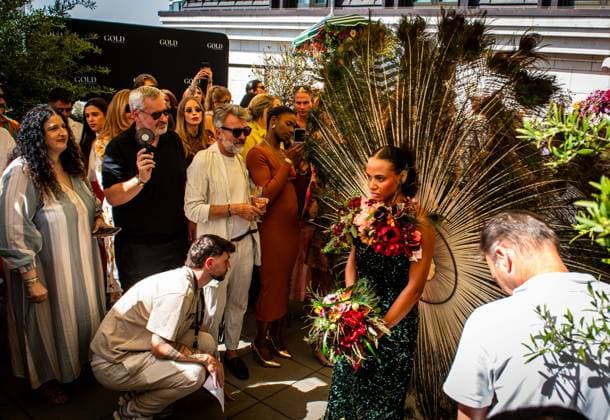 29.05.2026 xesx Frankfurt am Main, Sofitel Hotel 10. Frankfurt Fashion Lounge unter dem Motto Fashion for Longevity hier eine kusntvolle Creation vom Blumenhaus BLÜTESIEGEL *** 29 05 2026 xesx Frankfurt am Main, Sofitel Hotel 10 Frankfurt Fashion Lounge under the motto Fashion for Longevity here is a beautiful creation from the flower house BLÜTESIEGEL ES
