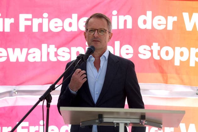 BSW Kundgebung in Berlin Berlin, 28.5..2026 Dr. Alexander King bei einer Kundgebung des BSW Landesverband Berlin in Berlin Schöneberg Berlin *** BSW rally in Berlin Berlin, 28 5 2026 Dr Alexander King at a rally of the BSW Landesverband Berlin in Berlin Schöneberg Berlin Copyright: xMatthiasxGränzdörferx