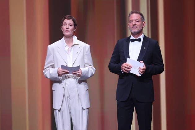 DEUTSCHER FILMPREIS 2026 - SHOW Vicky Krieps und Florian Gallenberger bei der Verleihung DEUTSCHER FILMPREIS 2026 in Berlin *** GERMAN FILM AWARD 2026 SHOW Vicky Krieps and Florian Gallenberger at the GERMAN FILM AWARD 2026 ceremony in Berlin Copyright: xEventpressxFuhrx