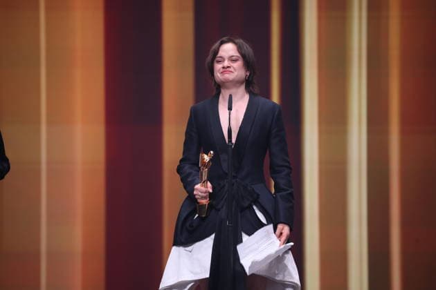 DEUTSCHER FILMPREIS 2026 - SHOW Gewinnerin Lena Urzendowsky BESTE WEIBLICHE NEBENROLLE bei der Verleihung DEUTSCHER FILMPREIS 2026 in Berlin *** GERMAN FILM AWARD 2026 SHOW winner Lena Urzendowsky BEST FEMALE NEBENROLLE at the GERMAN FILM AWARD 2026 ceremony in Berlin Copyright: xEventpressxFuhrx