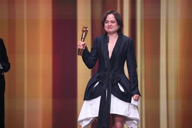 DEUTSCHER FILMPREIS 2026 - SHOW Gewinnerin Lena Urzendowsky BESTE WEIBLICHE NEBENROLLE bei der Verleihung DEUTSCHER FILMPREIS 2026 in Berlin *** GERMAN FILM AWARD 2026 SHOW winner Lena Urzendowsky BEST FEMALE NEBENROLLE at the GERMAN FILM AWARD 2026 ceremony in Berlin Copyright: xEventpressxFuhrx