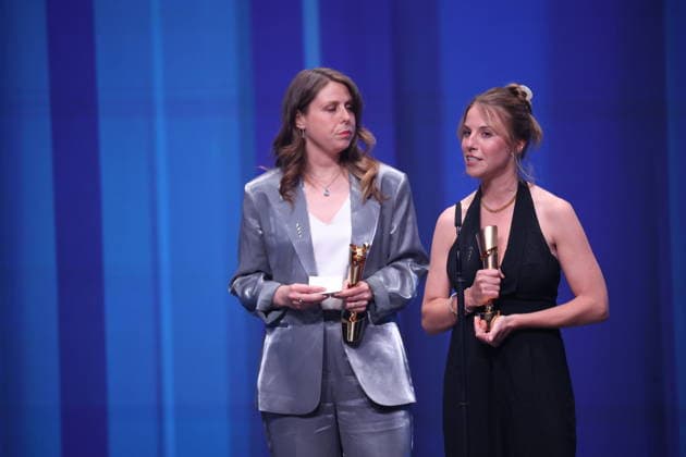 DEUTSCHER FILMPREIS 2026 - SHOW BESTES MASKENBILD Gewinnerinen Anne-Marie Walther, Irina Schwarz Â· IN DIE SONNE SCHAUEN bei der Verleihung DEUTSCHER FILMPREIS 2026 in Berlin Copyright: xEventpressxFuhrx