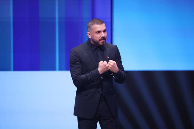 DEUTSCHER FILMPREIS 2026 - SHOW Edin Hasanovic Laudator BESTE MÄNNLICHE NEBENROLLE bei der Verleihung DEUTSCHER FILMPREIS 2026 in Berlin *** GERMAN FILM AWARD 2026 SHOW Edin Hasanovic Laudator BEST MALE NEBENROLLE at the GERMAN FILM AWARD 2026 ceremony in Berlin Copyright: xEventpressxFuhrx