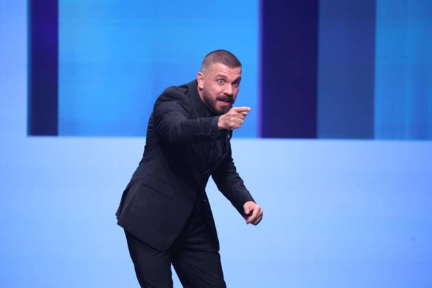 DEUTSCHER FILMPREIS 2026 - SHOW Edin Hasanovic Laudator BESTE MÄNNLICHE NEBENROLLE bei der Verleihung DEUTSCHER FILMPREIS 2026 in Berlin *** GERMAN FILM AWARD 2026 SHOW Edin Hasanovic Laudator BEST MALE NEBENROLLE at the GERMAN FILM AWARD 2026 ceremony in Berlin Copyright: xEventpressxFuhrx