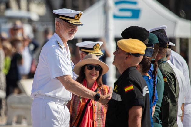 The King presides over the naval review and the dynamic exhibition on the occasion of the Armed Forces Day King Felipe VI and the Minister of Defense, Margarita Robles, during the naval review and the dynamic exhibition on the occasion of the Armed Forces Day, on May 29, 2026, in Vigo, Pontevedra, Galicia Spain On the occasion of the Armed Forces Day 2026, the King presided over the naval review in which ships of the Navy and the Civil Guard sailed along the Ría de Vigo, the King presided over the naval review in which ships of the Navy and the Civil Guard sailed along the Vigo estuary and then moved to Samil Beach to attend the dynamic exhibition of naval air capabilities, which included maneuvers by the means of the Army, the Navy, the S  Copyright: xAdrianxIragox 7559444