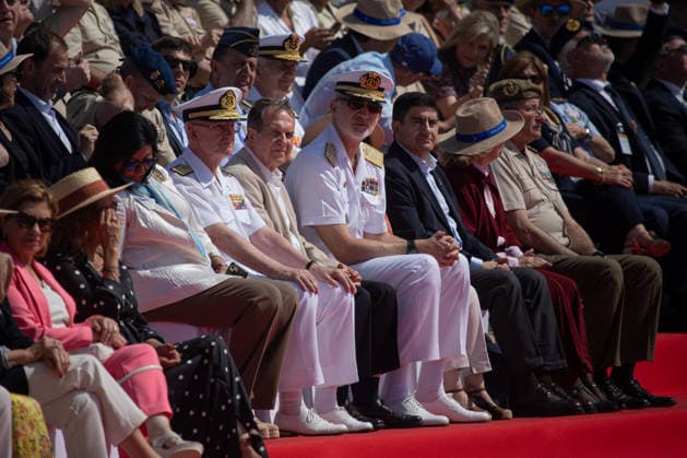 The King presides the naval review and the dynamic exhibition on the occasion of the Armed Forces Day The mayor of Vigo, Abel Caballero 4i and King Felipe c , during the naval review and the dynamic exhibition on the occasion of the Armed Forces Day, on May 29, 2026, in Vigo, Pontevedra, Galicia Spain On the occasion of the Armed Forces Day 2026, the King presided over the naval review in which ships of the Navy and the Civil Guard sailed along the Vigo estuary and then moved to Samil Beach to attend the dynamic exhibition of naval air capabilities, which included maneuvers by the means of the Army, the Navy, the Spanish Army, the Spanish Civil Guard, the Spanish Air Force and the Spanish Navy, the Navy, the Air and Space Army, the Civil G  Copyright: xAdrianxIragox 7559449