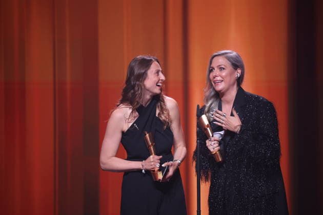 DEUTSCHER FILMPREIS 2026 - SHOW Gewinnerinnen Cosima Vellenzer, Maike Kiefer (Set Dec) Â· IN DIE SONNE SCHAUEN BESTES SZENENBILD bei der Verleihung DEUTSCHER FILMPREIS 2026 in Berlin *** GERMAN FILM AWARD 2026 SHOW Winners Cosima Vellenzer, Maike Kiefer Set Dec Â- IN DIE SONNE SCHAUEN BEST SCENE PICTURE at the GERMAN FILM AWARD 2026 ceremony in Berlin Copyright: xEventpressxFuhrx