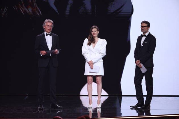 DEUTSCHER FILMPREIS 2026 - SHOW Ingo Fliess, Mia Maariel Meyer u. Simon Verhoeven Laudator:innen BESTE WEIBLICHE HAUPTROLLE bei der Verleihung DEUTSCHER FILMPREIS 2026 in Berlin *** GERMAN FILM AWARD 2026 SHOW Ingo Fliess, Mia Maariel Meyer and Simon Verhoeven Laudator inside BEST FEMALE HEADLINE at the GERMAN FILM AWARD 2026 ceremony in Berlin Copyright: xEventpressxFuhrx