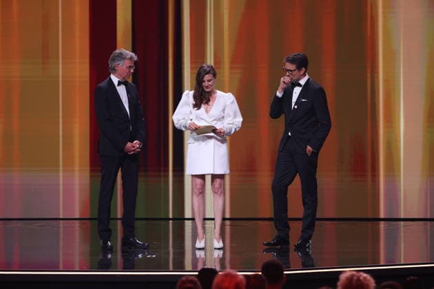 DEUTSCHER FILMPREIS 2026 - SHOW Ingo Fliess, Mia Maariel Meyer u. Simon Verhoeven Laudator:innen BESTE WEIBLICHE HAUPTROLLE bei der Verleihung DEUTSCHER FILMPREIS 2026 in Berlin *** GERMAN FILM AWARD 2026 SHOW Ingo Fliess, Mia Maariel Meyer and Simon Verhoeven Laudator inside BEST FEMALE HEADLINE at the GERMAN FILM AWARD 2026 ceremony in Berlin Copyright: xEventpressxFuhrx