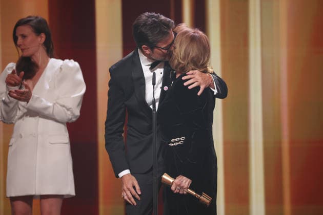 DEUTSCHER FILMPREIS 2026 - SHOW Ingo Fliess, Mia Maariel Meyer u. Simon Verhoeven Laudator:innen und Senta Berger Â· ACH, DIESE LÜCKE, DIESE ENTSETZLICHE LÜCKE - BESTE WEIBLICHE HAUPTROLLE bei der Verleihung DEUTSCHER FILMPREIS 2026 in Berlin *** GERMAN FILM AWARD 2026 SHOW Ingo Fliess, Mia Maariel Meyer u Simon Verhoeven Laudator inside and Senta Berger Â- ACH, DIESE LÜCKE, DIESE ENTSETZLICHE LÜCKE BESTE WEIBLICHE HAUPTROLLE at the DEUTSCHER FILMPREIS 2026 award ceremony in Berlin Copyright: xEventpressxFuhrx