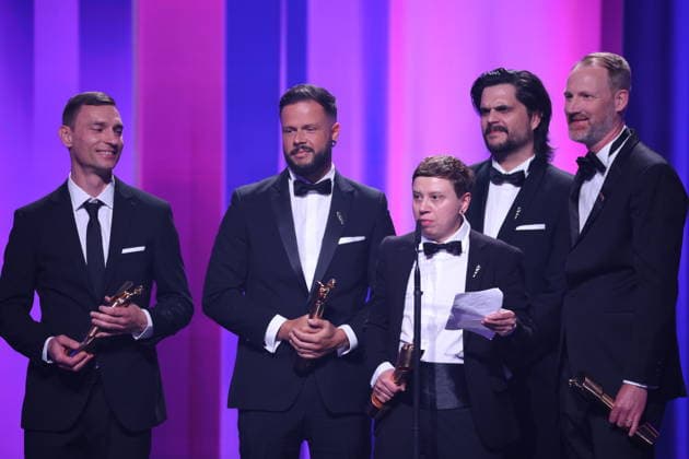 DEUTSCHER FILMPREIS 2026 - SHOW Claudio Demel, Billie Mind, Kai Tebbel, Sebastian Heyser, Jürgen Schulz IN DIE SONNE SCHAUEN- BESTE TONGESTALTUNG bei der Verleihung DEUTSCHER FILMPREIS 2026 in Berlin *** GERMAN FILM AWARD 2026 SHOW Claudio Demel, Billie Mind, Kai Tebbel, Sebastian Heyser, Jürgen Schulz IN DIE SONNE SCHAUEN BESTE TONGESTALTUNG at the GERMAN FILM AWARD 2026 ceremony in Berlin Copyright: xEventpressxFuhrx