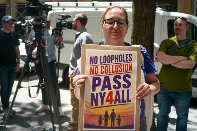 No Police and ICE Collusion Protest New York, NY- May 29: No Police and ICE Collusion Protest in front Of Gov. Kathy Hochul Midtown Office on May 29, 2026 Credit: Camara Porter AdMedia EDITORIAL USE ONLY  Copyright: xx AdMediax admphotostwo993117