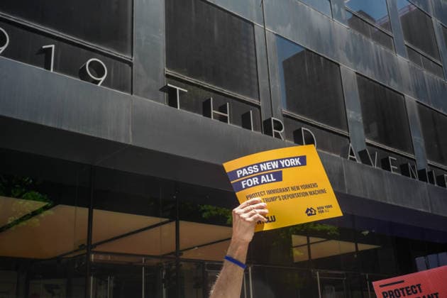 New York, NY- May 29: No Police and ICE Collusion Protest in front Of Gov. Kathy Hochul Midtown Office on May 29, 2026 Credit: Camara Porter USA  - ZUMAa123 20260529_zaa_a123_044 Copyright: xAdMediax