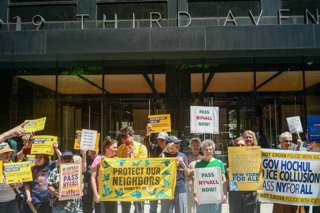 New York, NY- May 29: No Police and ICE Collusion Protest in front Of Gov. Kathy Hochul Midtown Office on May 29, 2026 Credit: Camara Porter USA - ZUMAa123 20260529_zaa_a123_056 Copyright: xAdMediax