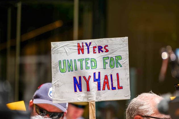 New York, NY- May 29: No Police and ICE Collusion Protest in front Of Gov. Kathy Hochul Midtown Office on May 29, 2026 Credit: Camara Porter USA - ZUMAa123 20260529_zaa_a123_064 Copyright: xAdMediax