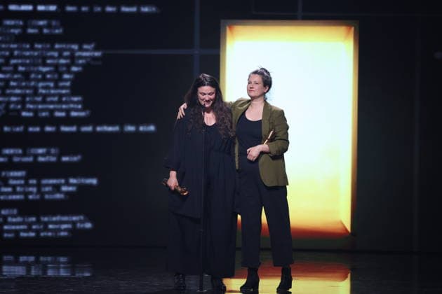 DEUTSCHER FILMPREIS 2026 - SHOW Mascha Schilinski, Louise Peter Â· IN DIE SONNE SCHAUEN - BESTES DREHBUCH bei der Verleihung DEUTSCHER FILMPREIS 2026 in Berlin *** GERMAN FILM AWARD 2026 SHOW Mascha Schilinski, Louise Peter Â- IN DIE SONNE SCHAUEN BEST SCREENWRITING at the GERMAN FILM AWARD 2026 ceremony in Berlin Copyright: xEventpressxFuhrx