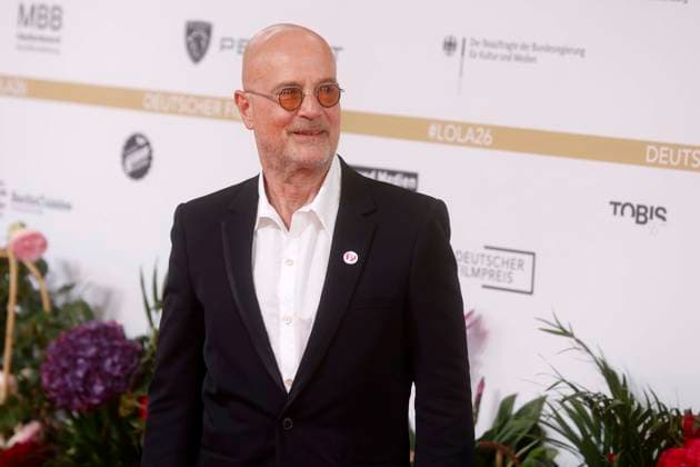29.05.2026, Christian Berkel, mit Abzeichen Hands protection Star of David, bei der Verleihung des Deutscher Filmpreis, 2026, Lola, in Berlin, Roter Teppich, *** 29 05 2026, Christian Berkel, with badge Hands protection Star of David, at the award ceremony of the German Film Award, 2026, Lola, in Berlin, Red Carpet,
