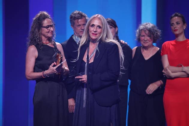 DEUTSCHER FILMPREIS 2026 - SHOW SIRI HUSTVEDT DANCE AROUND THE SELF Produktion: Irene Höfer âˆ™ Medea Film Factory, Dschoint Ventschr Filmproduktion, Regie: Sabine Lidl - BESTER DOKUMENTARFILM bei der Verleihung DEUTSCHER FILMPREIS 2026 in Berlin *** GERMAN FILM AWARD 2026 SHOW SIRI HUSTVEDT DANCE AROUND THE SELF Production Irene Höfer âˆ™ Medea Film Factory, Dschoint Ventschr Filmproduktion, Director Sabine Lidl BEST DOCUMENTARY FILM at the GERMAN FILM AWARD 2026 ceremony in Berlin Copyright: xEventpressxFuhrx