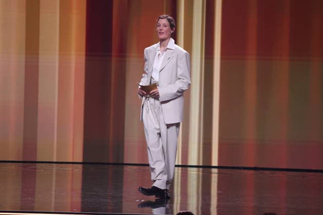 DEUTSCHER FILMPREIS 2026 - SHOW BESTER FILM: StM. Wolfram Weimer, Vicky Krieps & Florian Gallenberger bei der Verleihung DEUTSCHER FILMPREIS 2026 in Berlin *** DEUTSCHER FILMPREIS 2026 SHOW BEST FILM StM Wolfram Weimer, Vicky Krieps Florian Gallenberger at the DEUTSCHER FILMPREIS 2026 award ceremony in Berlin Copyright: xEventpressxFuhrx