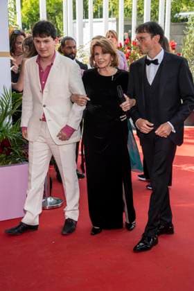 ABB FILMPREIS- Senta Berger und ihr Sohn Luca Verhoeven zu Gast auf dem roten Teppich bei der Verleihung des Deutschen Filmpreis Lola 26 am Palais am Funkturm am 29.05.2026 in Berlin Berlin Deutschland *** ABB FILM AWARD Senta Berger and her son Luca Verhoeven on the red carpet at the German Film Award Lola 26 ceremony at Palais am Funkturm on May 29, 2026 in Berlin Berlin Germany