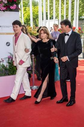 ABB FILMPREIS- Senta Berger und ihr Sohn Luca Verhoeven zu Gast auf dem roten Teppich bei der Verleihung des Deutschen Filmpreis Lola 26 am Palais am Funkturm am 29.05.2026 in Berlin Berlin Deutschland *** ABB FILM AWARD Senta Berger and her son Luca Verhoeven on the red carpet at the German Film Award Lola 26 ceremony at Palais am Funkturm on May 29, 2026 in Berlin Berlin Germany