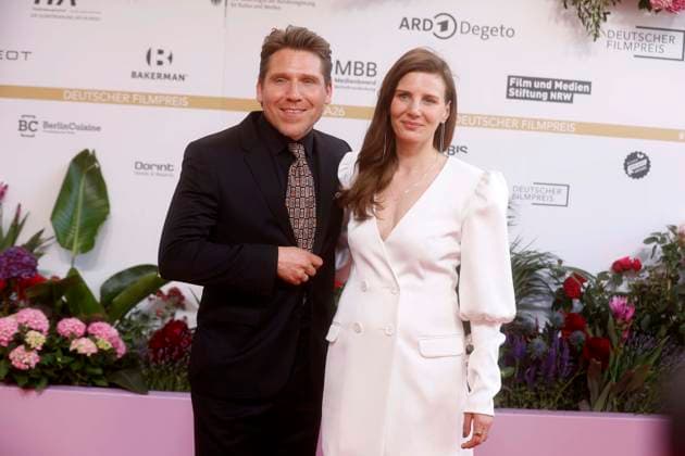29.05.2026, Schauspieler Hanno Koffler und Regisseurin Mia Maariel Meyer, Ehefrau, bei der Verleihung des Deutscher Filmpreis, 2026, Lola, in Berlin, Roter Teppich, *** 29 05 2026, actor Hanno Koffler and director Mia Maariel Meyer, wife, at the German Film Award ceremony, 2026, Lola, in Berlin, Red Carpet,