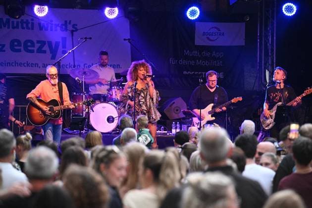 Altstadtfest Hattingen ** NUR FÜR REDAKTIONELLE ZWECKE ** EDITORIAL USE ONLY **<p>Altstadtfest am 29.05.2026 in Hattingen. Deutschland NRW Hattingen Copyright: SocratesxTassos *** Old Town Festival Hattingen FOR EDITORIAL PURPOSES ONLY EDITORIAL USE ONLY p Old Town Festival on 29 05 2026 in Hattingen Germany NRW Hattingen Copyright SocratesxTassos Copyright: SocratesxTassos doc8628c1mmyua1j96v11ace ,EDITORIAL USE ONLY