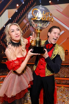 Sängerin Anna-Carina Woitschack und Tänzer Evgeny Vinokurov siegen im Finale der 19. Staffel der RTL-Tanzshow Lets Dance im Coloneum und sind Dancing Star 2026. Köln, 29.05.2026 NRW Deutschland *** Singer Anna Carina Woitschack and dancer Evgeny Vinokurov win the final of the 19th season of the RTL dance show Lets Dance at the Coloneum and are Dancing Star 2026 Cologne, 29 05 2026 NRW Germany Copyright: xChristophxHardtx