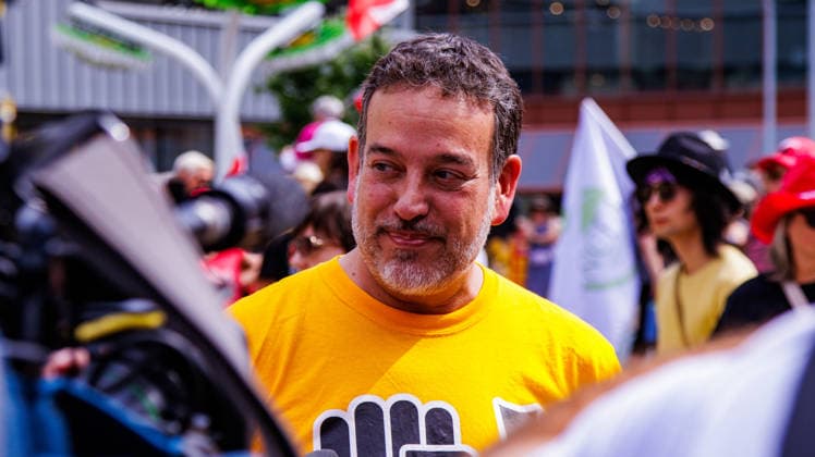 Fight Back Rally in Downtown Edmonton, Canada - 29 May 2026 Alberta Federation of Labour President Gil McGowan speaks to reporters prior to the demonstration march through the streets of Downtown Edmonton to protest the Actions of the Provincial United Conservative Party Government. Downtown Edmonton Canada Copyright: xRonxPalmerx xSOPAxImagesx 2026_05_29Fightbackrally825224