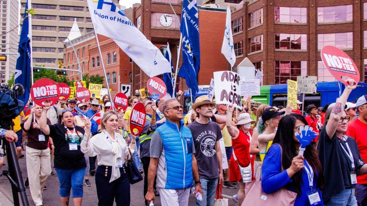 Fight Back Rally in Downtown Edmonton, Canada - 29 May 2026 Over 3500 protesters march through the streets of Downtown Edmonton to protest the Actions of the Provincial United Conservative Party Government. Downtown Edmonton Canada Copyright: xRonxPalmerx xSOPAxImagesx 2026_05_29Fightbackrally825511