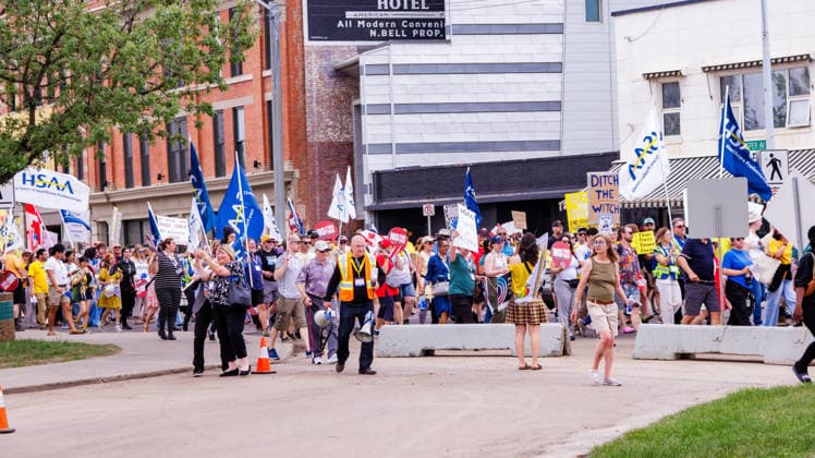Fight Back Rally in Downtown Edmonton, Canada - 29 May 2026 Stretching for more than 3 blocks marchers take to the streets of Downtown Edmonton to protest the Actions of the Provincial United Conservative Party Government. Downtown Edmonton Canada Copyright: xRonxPalmerx xSOPAxImagesx 2026_05_29Fightbackrally825551