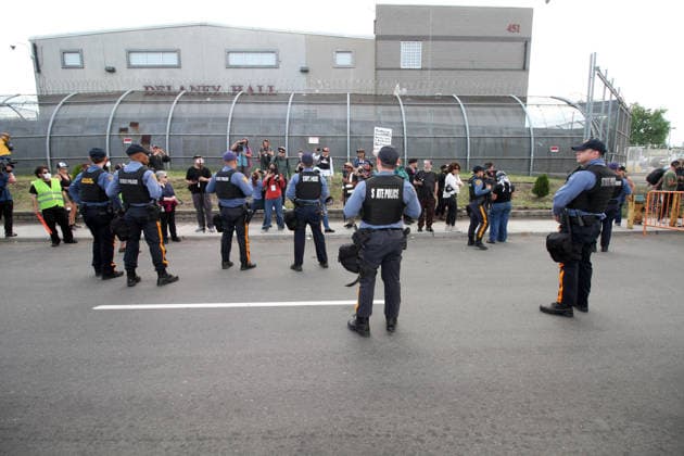 May 29, 2026, Newark, New Jersey, USA: Newark, New Jersey May 29,.2026.. Ice detention Center at Deleany Hall in Newark N.j..Ice Agents stand guard in front of the detention center to block activists from disrupting the detention process Newark USA - ZUMAct2_ 20260529_faf_ct2_053 Copyright: xBrucexCotlerx
