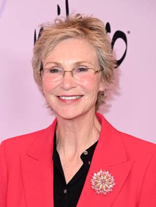 Critics Choice Association™s Annual Celebration of LGBTQ+ Cinema and TV Jane Lynch arriving to The Critics Choice Association™s 3rd Annual Celebration of LGBTQ+ Cinema and Television held at the Four Seasons Hotel Los Angeles on May 29, 2026 in Los Angeles, CA. Los Angeles Four Seasons Hotel Los Angeles at Beverly Hills California USA Copyright: xLeexWattx xAFF-USA.COMx