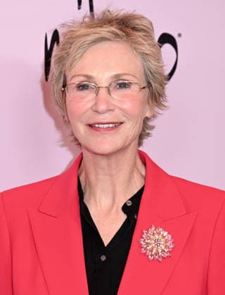 Critics Choice Association™s Annual Celebration of LGBTQ+ Cinema and TV Jane Lynch arriving to The Critics Choice Association™s 3rd Annual Celebration of LGBTQ+ Cinema and Television held at the Four Seasons Hotel Los Angeles on May 29, 2026 in Los Angeles, CA. Los Angeles Four Seasons Hotel Los Angeles at Beverly Hills California USA Copyright: xLeexWattx xAFF-USA.COMx