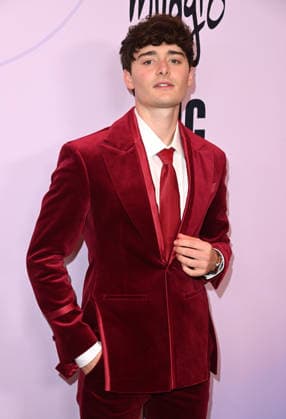 Critics Choice Association™s Annual Celebration of LGBTQ+ Cinema and TV Noah Schnapp arriving to The Critics Choice Association™s 3rd Annual Celebration of LGBTQ+ Cinema and Television held at the Four Seasons Hotel Los Angeles on May 29, 2026 in Los Angeles, CA. Los Angeles Four Seasons Hotel Los Angeles at Beverly Hills California USA Copyright: xLeexWattx xAFF-USA.COMx