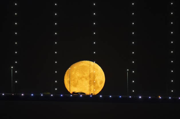Full moon in Istanbul ISTANBUL, TURKIYE - MAY 30: Full moon rises over the 15 July Martyrs Bridge as vehicles pass across the Bosphorus in Istanbul, Turkiye, on May 30, 2026. The alignment of the celestial event with the city s iconic suspension bridge and the evening traffic created a picturesque cityscape. Isa Terli Anadolu Istanbul Turkey. Editorial use only. Please get in touch for any other usage.  Copyright: x2026xAnadoluxIsaxTerlix